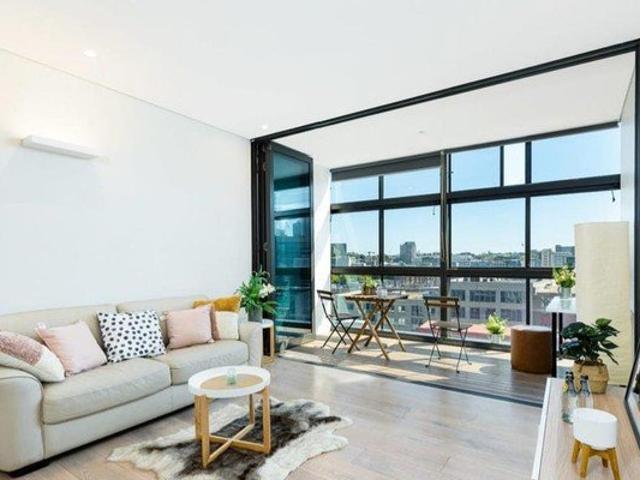 High End One Bedroom in Central Park Perfect for Investors