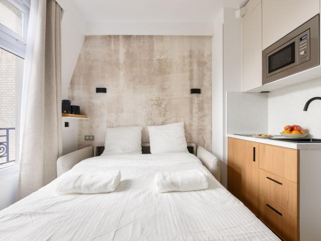 High End Renovated Studio – Bright & Ideally Located in Paris 15th