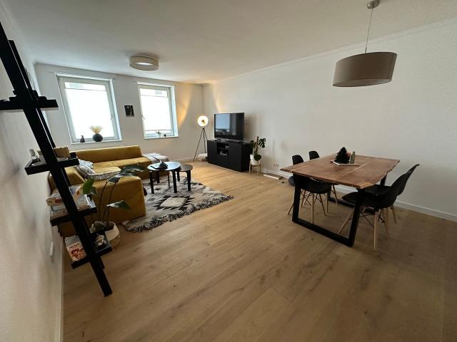 High end refurbished 2 bed room apt, Stuttgart Amsterdam Apartments for Rent