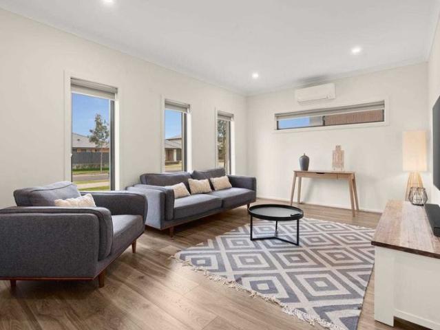 High End Rooming House in Werribee Premium Shared Living for Mature Professionals & WFH