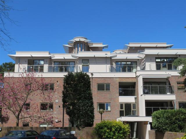 High Firs, Gills Hill, Radlett WD7, 2 bed flat to rent, £2,500 pcm | PrimeLocation