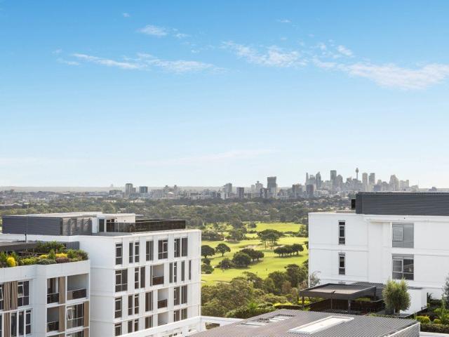 HIGH FLOOR APARTMENT WITH CBD AND DISTRICT VIEWS