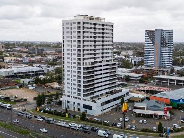 High Floor Apartment with Views