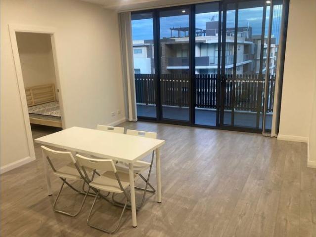 High Floor Furnished 2 Bedroom Apartment | Central Air Conditioning | Quiet & Convenient Location