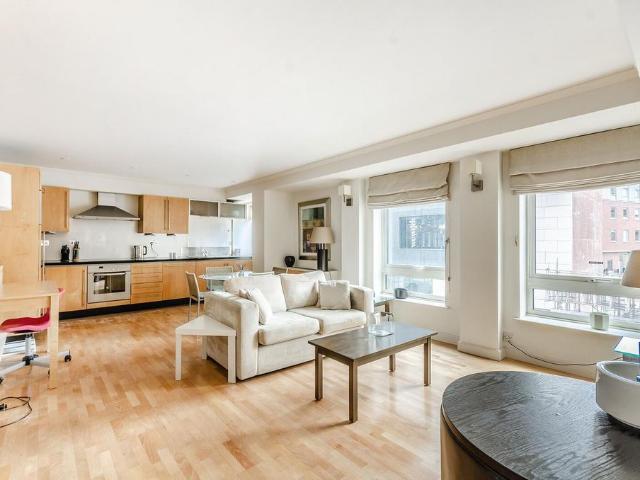 High Holborn, Bloomsbury, London, WC1V 2 bed flat to rent £3,250 pcm £750 pw