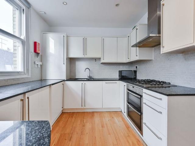 High Holborn, Holborn, London WC1V, 3 bed flat to rent, £8,667 pcm | PrimeLocation