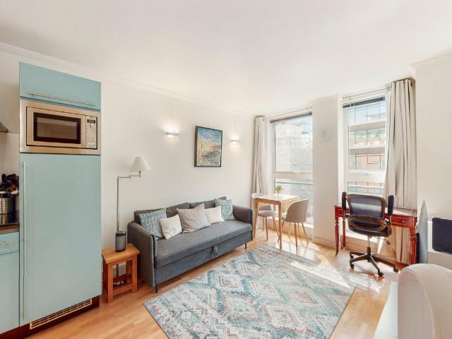 High Holborn, London WC1V, 1 bed flat to rent, £2,900 pcm | PrimeLocation