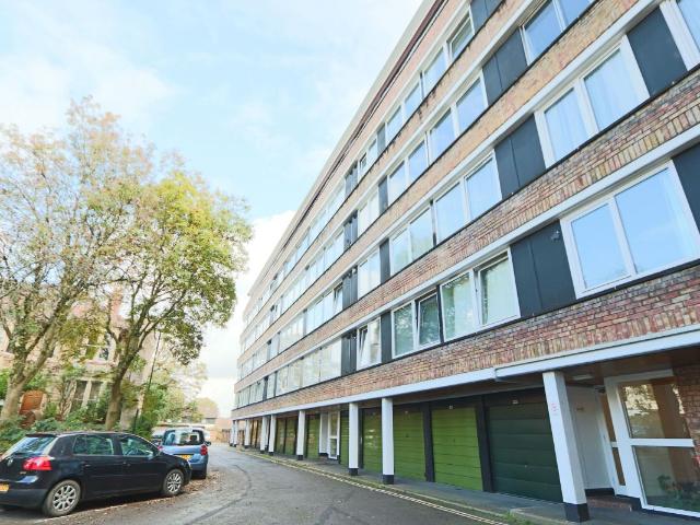 High Kingsdown, Bristol BS2, 4 bed flat to rent, £2,800 pcm | PrimeLocation