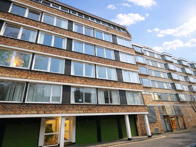 High Kingsdown, Bristol BS2, 3 bed flat to rent, £2,475 pcm | PrimeLocation