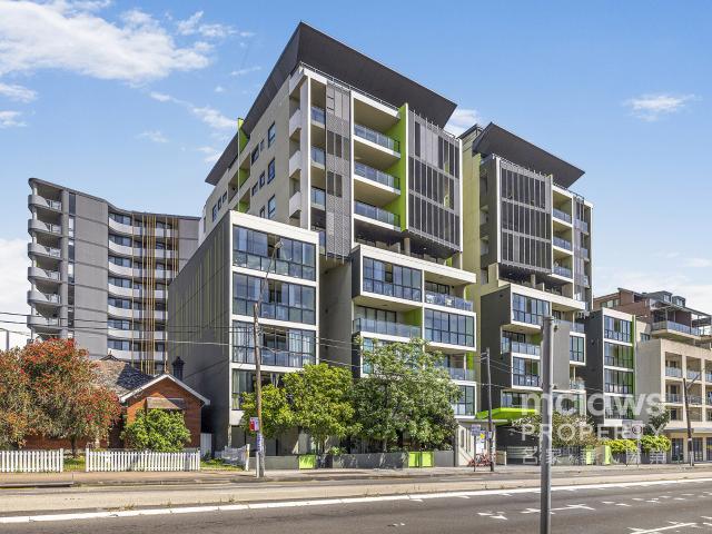 High Level Modern Living with Ultimate Convenience in the Heart of Kogarah