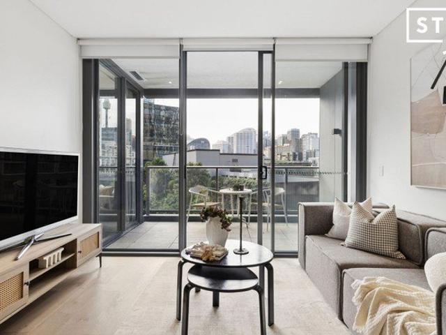 North Facing Living with Peaceful Garden & Pool Outlook