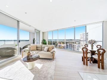 High Level Apartment with Study in Carlingford West Catchment