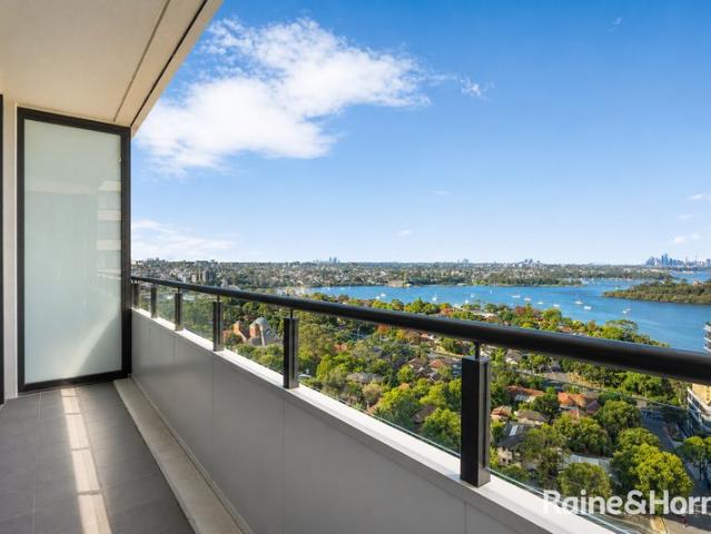 High Level East Facing with Winter Garden plus Panoramic Water & City Views