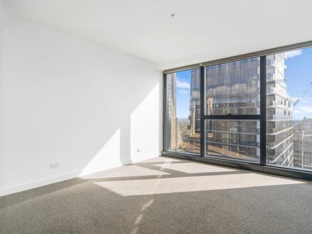 HIGH LEVEL LUXURY APARTMENT