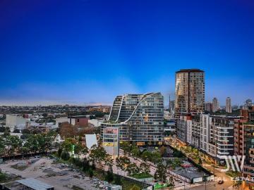 High Level 1 Bed Apt with Amazing View!