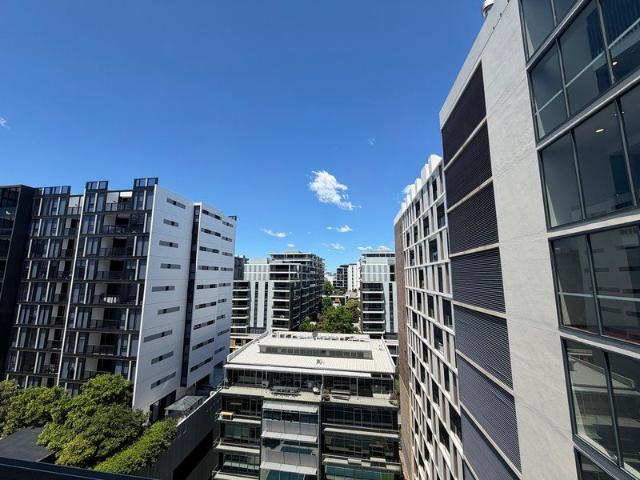 High Level 2 Bed + Huge study 3rd bed, 2 Bath Apartment with 2 Car Spaces side by side in Mascot Centre