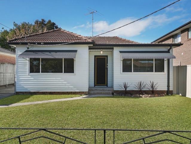 HOUSE & GRANNY INCOME $84,240 P.A & DUPLEX POTENTIAL 15 METRE FRONTAGE