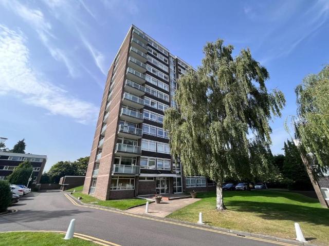 High Point, Richmond Hill Road. 2 bed flat to rent £1,200 pcm £277 pw