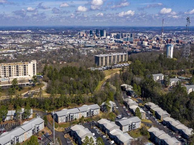 High Pointe 1 Bedroom Apartment for Rent at 1229 Beacon Pkwy E, Birmingham, AL 35209 Glen Iris