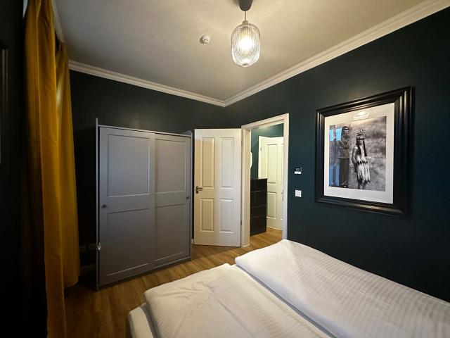 High quality 3 bedroom maisonette apartment with spacious living area and balcony, Leipzig Amsterdam Apartments for Rent