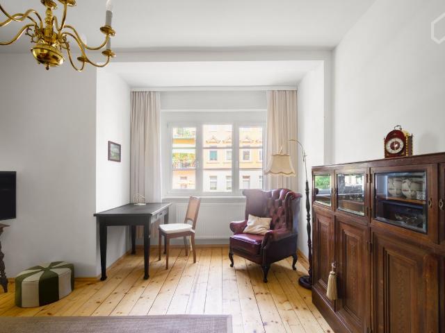 High quality apartment in a two family house with a garden in a quiet, green and central location, Dresden Amsterdam Apartments for Rent