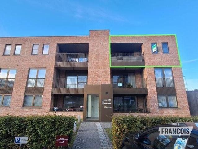 High quality apartment with parking space located in Poperi…