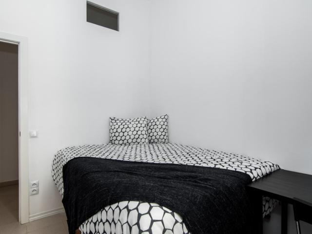 High quality double bedroom with balcony, in historical El Raval