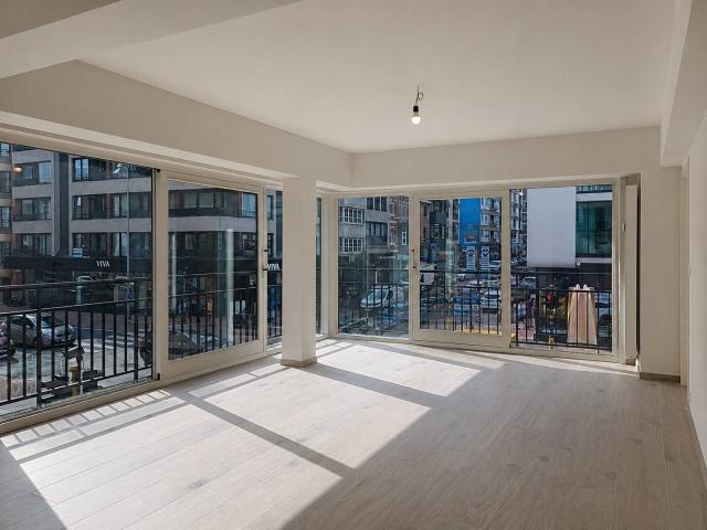 High quality finished apartment in a prime location!
