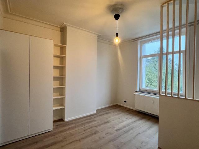 High quality finishes studio garden view
