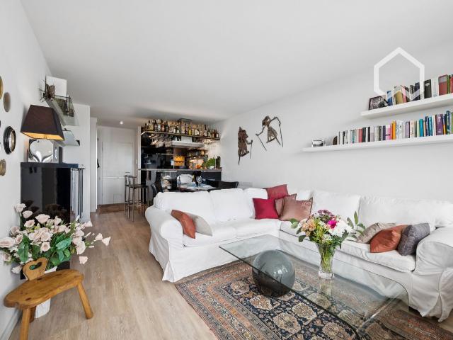 High quality furnished apartment with a dream view over the rooftops of Haidhausen Cleaning service included, Munchen Amsterdam Apartments for Rent