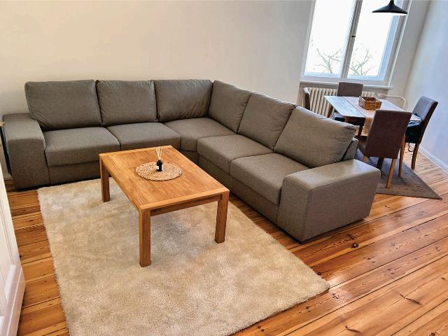 High quality furnished apartment in an old building in a prime location near Kurfürstendamm, Berlin Amsterdam Apartments for Rent