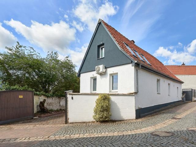High quality furnished house in Biebelnheim – Temporary living | flexible for up to 4 people