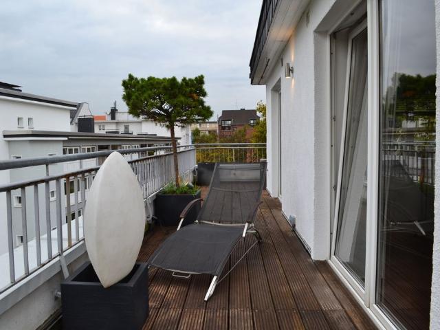 High quality furnished penthouse apartment with view on the cathedral, Koln Amsterdam Apartments for Rent
