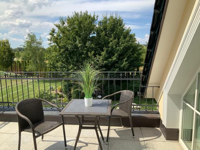 High quality furnished roof terrace apartment in Unterföhring