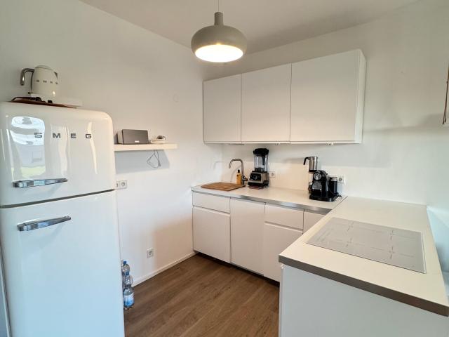 High quality furnished 2 room apartment with balcony in central Cologne city centre location