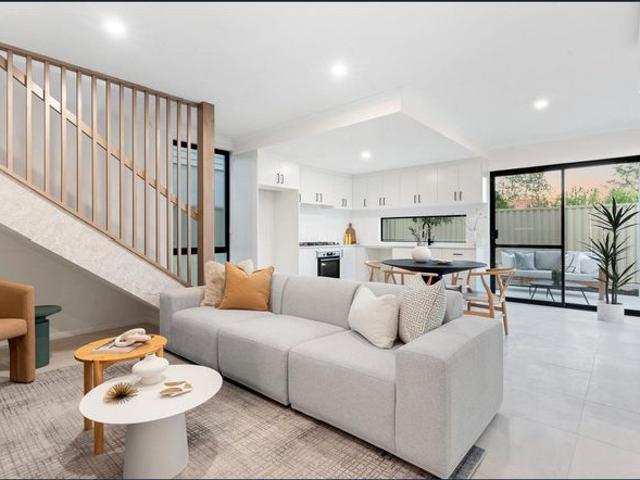 HIGH QUALITY HOME IN PRIME LOCALE!