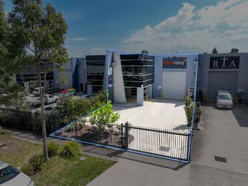 Ravenhall, Victoria - Parking, Concierge