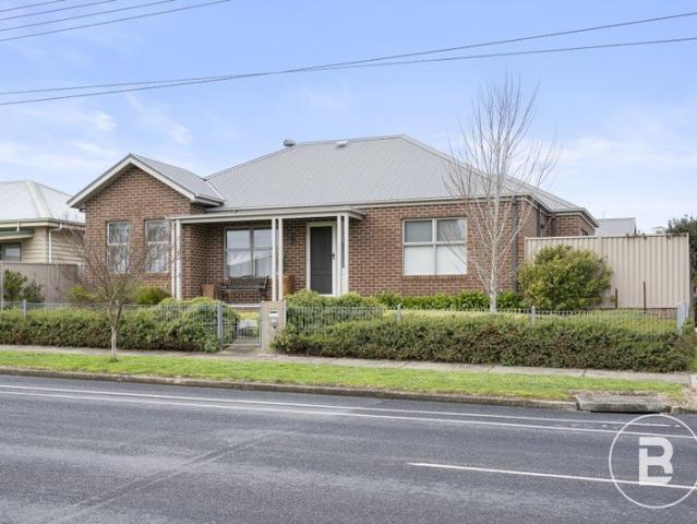 HIGH QUALITY LOW MAINTENANCE LIVING CLOSE TO THE CBD
