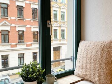 High quality & Spacious 2.5 Room Apartment w/ Balcony – In Superior Location Near City, Culture & Nature, Leipzig Amsterdam Apartments for Rent