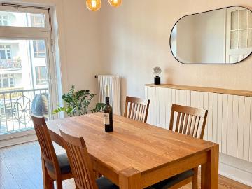 High quality period apartment on Mühlenkamp – southwest facing balcony, stucco ceilings, walking distance to the Alster