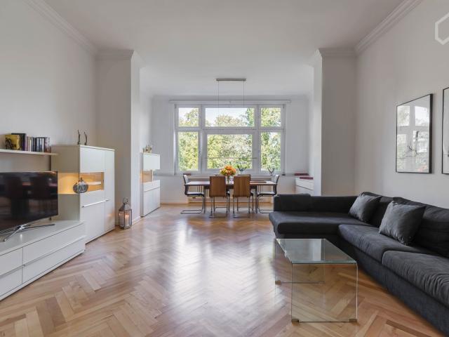 High quality renovated apartment in Düsseldorf Düsseltal Zoo
