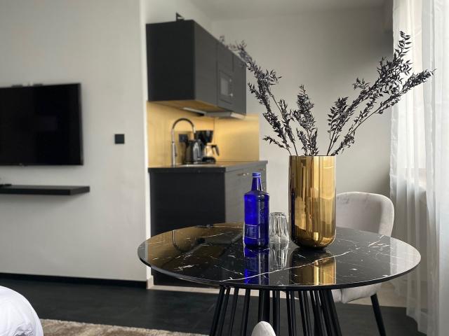 High quality & very central apartment near main station Düsseldorf, Dusseldorf Amsterdam Apartments for Rent