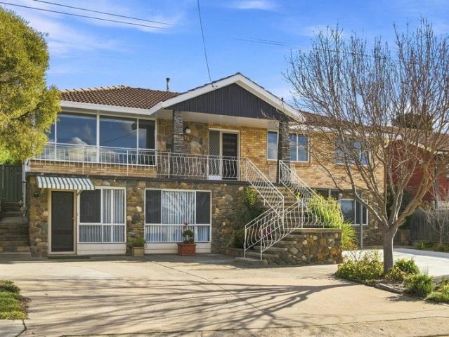 High returning dual occupancy investment or multi generational complex