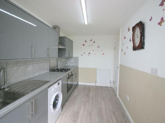 High Road, Chadwell Heath RM6, 2 bed flat to rent, £1,700 pcm | PrimeLocation