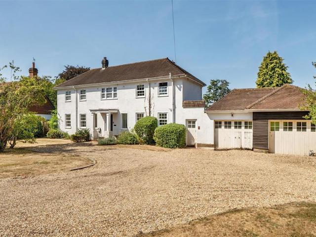 High Road, Chipstead, Coulsdon 4 bed detached house to rent £4,500 pcm £1,038 pw