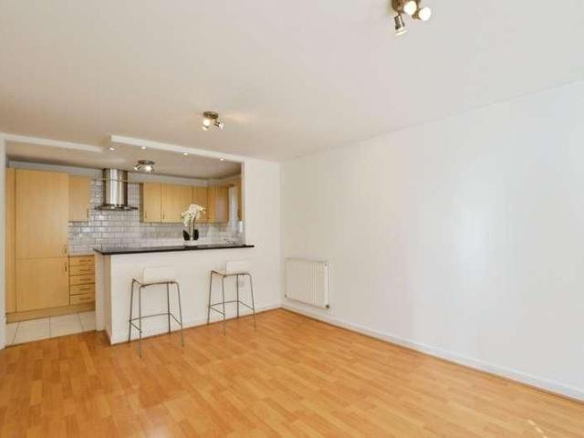 High Road, Byfleet, West Byfleet, Surrey, KT14