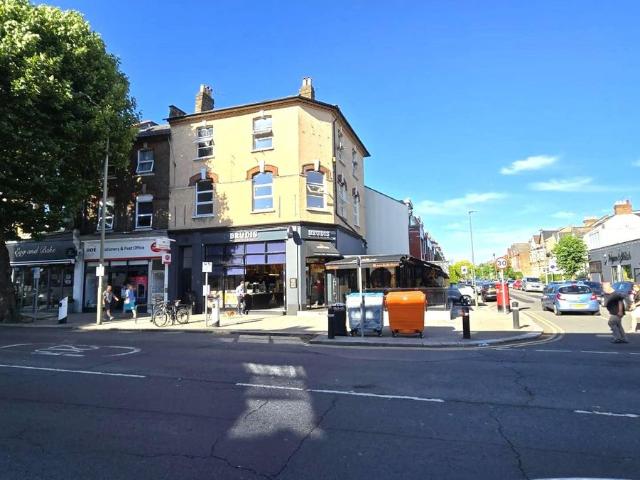 High Road, East Finchley, London N2, 2 bed flat to rent, £2,450 pcm | PrimeLocation