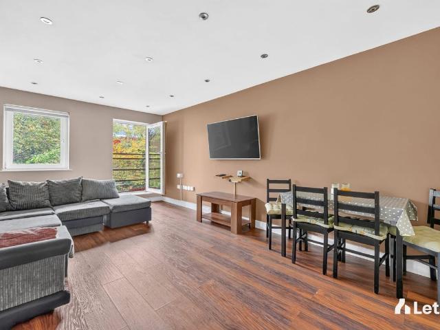 High Road, Harrow HA3, 2 bed flat to rent, £2,100 pcm | PrimeLocation
