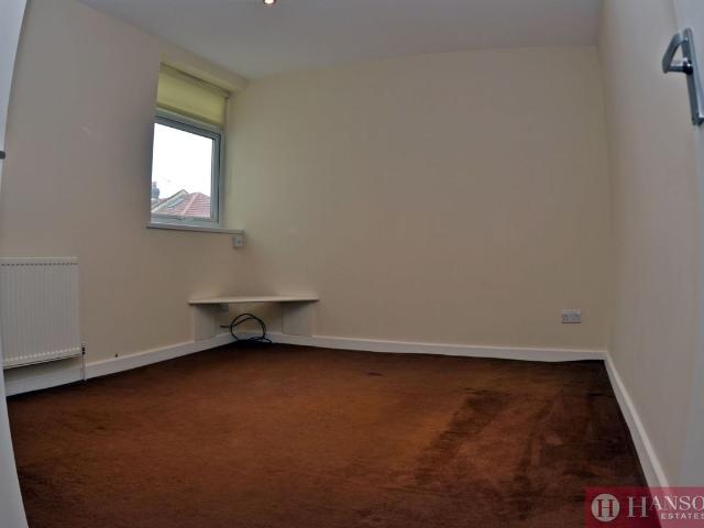 High Road, Ilford IG3, 2 bed flat to rent, £1,550 pcm | PrimeLocation