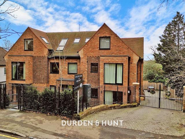 High Road, Loughton, IG10